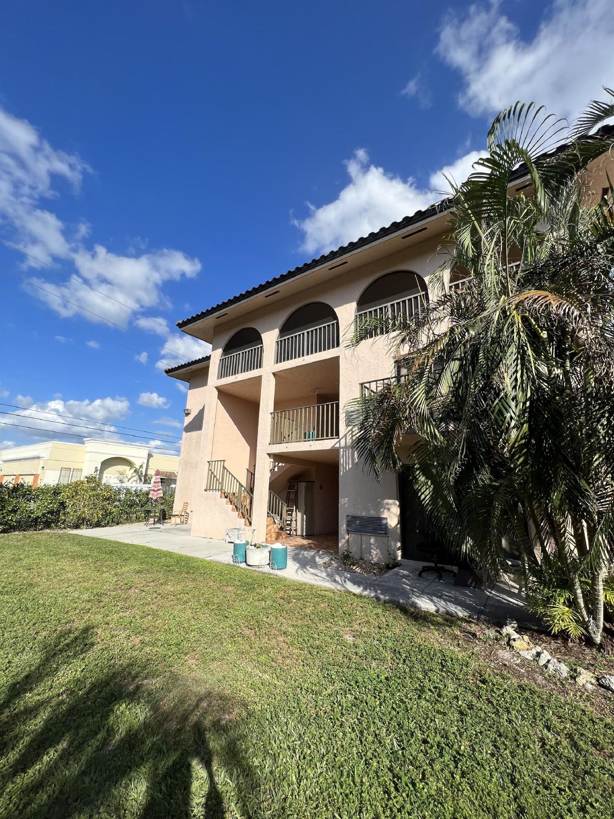 828 Wiggins Pass Road - 9 property image