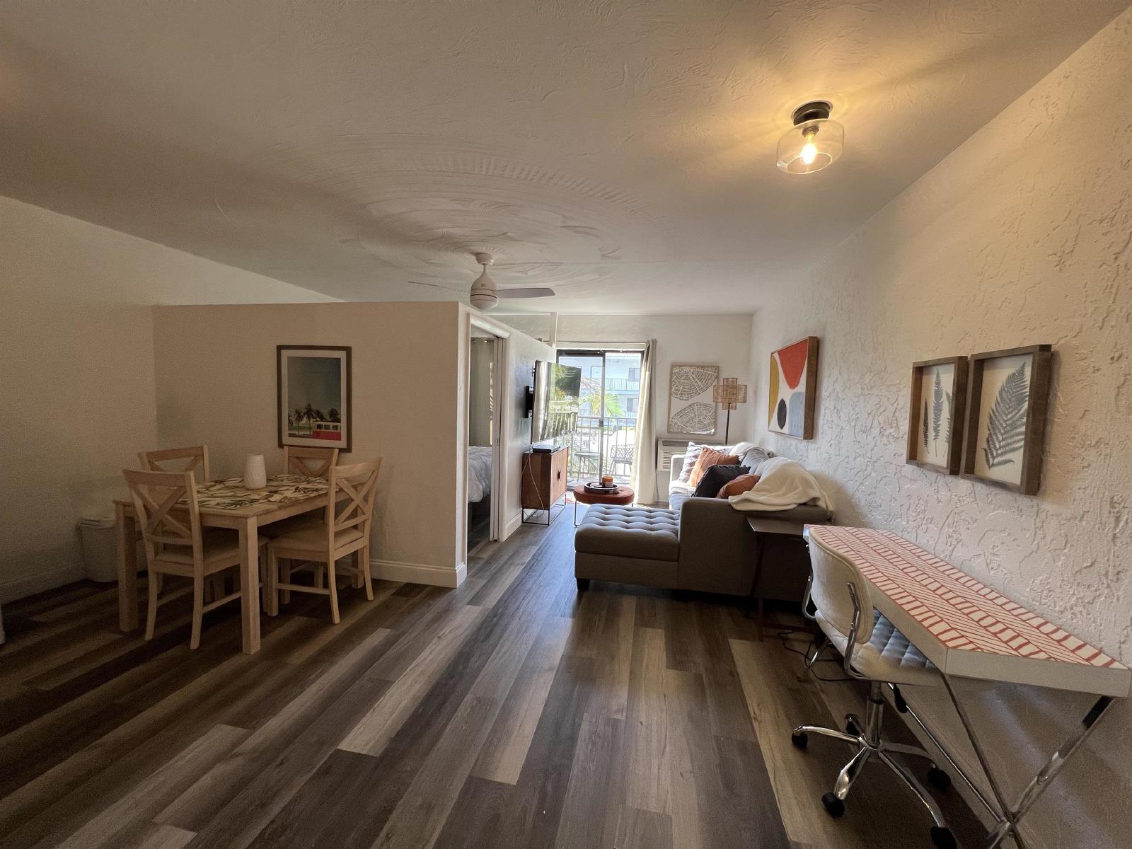 828 Wiggins Pass Road - 9 property image