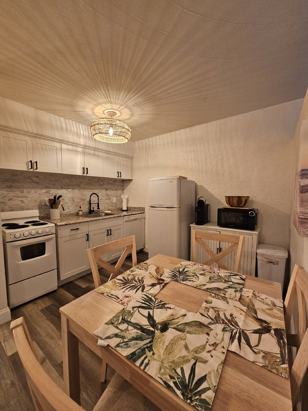 828 Wiggins Pass Road - 9 property image