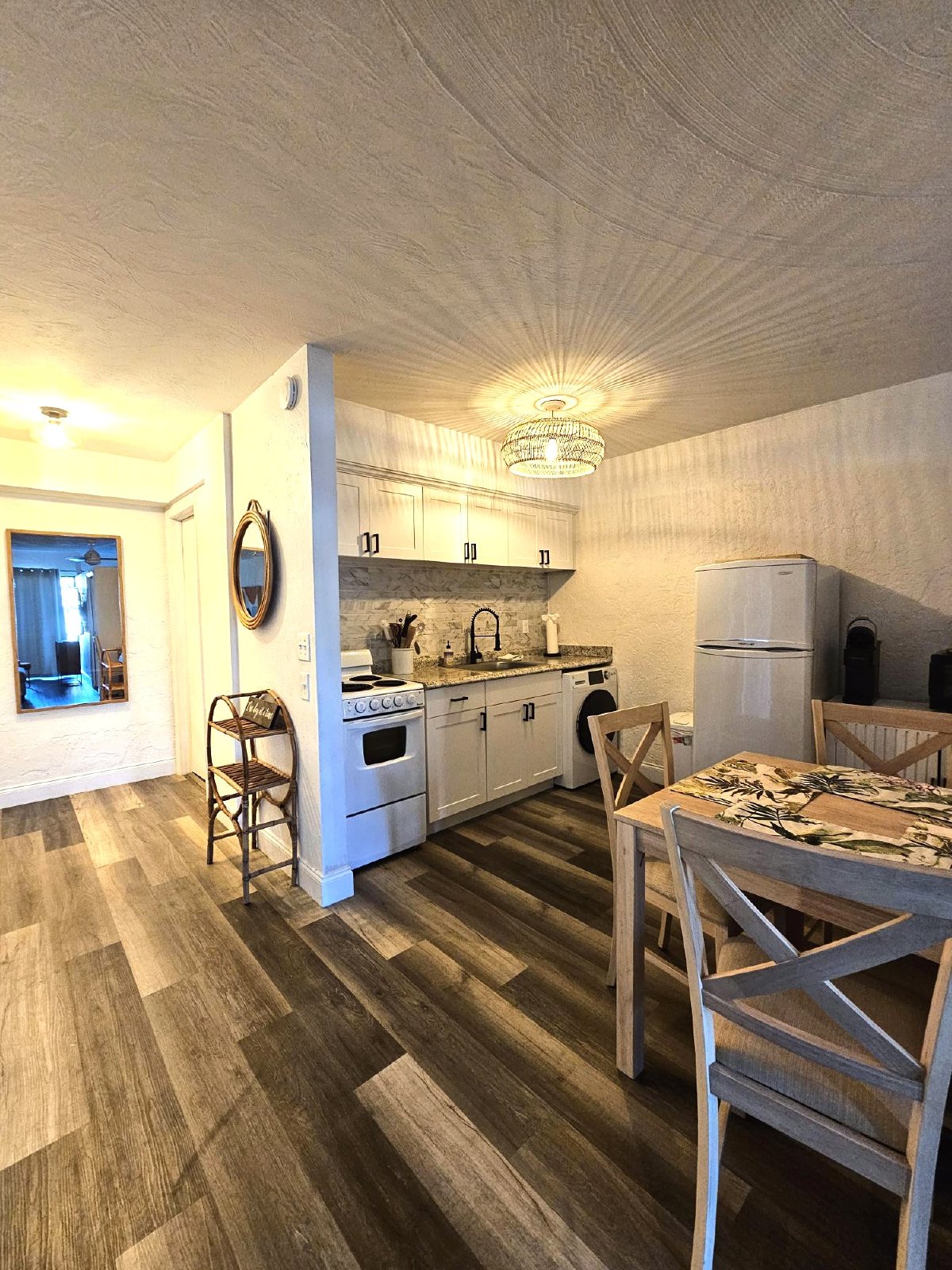 828 Wiggins Pass Road - 9 property image