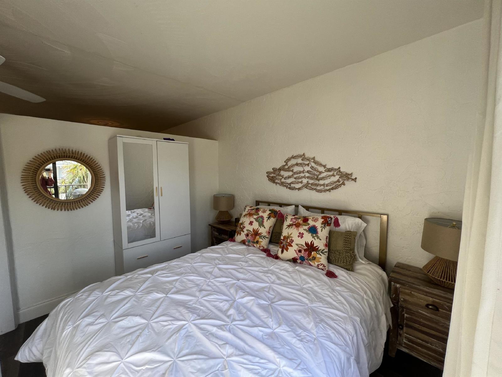 828 Wiggins Pass Road - 9 property image
