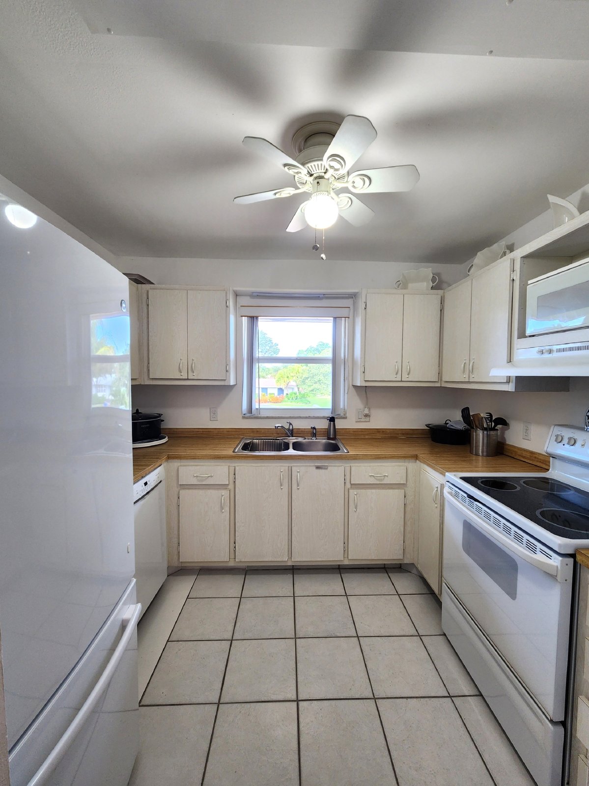 2000 Alamanda Drive - 206 property image